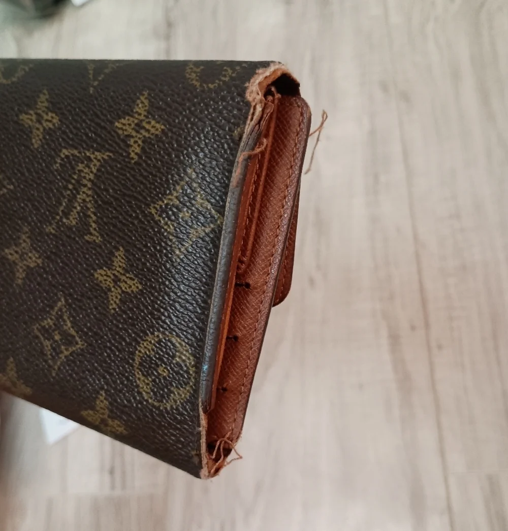 Louis Vuitton Brown Monogram Clutch - Picture 3 of 14